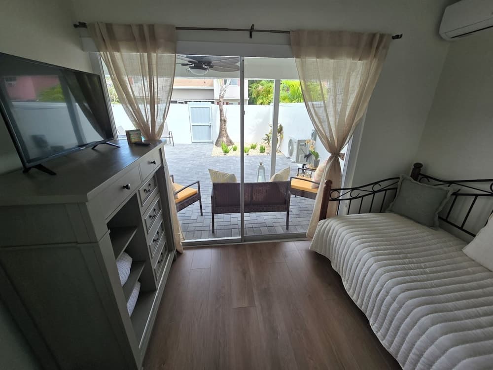 Luxurious & Spacious Townhouse in Prime Location