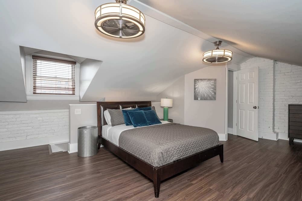 Heart of Mainstrasse Apt 4