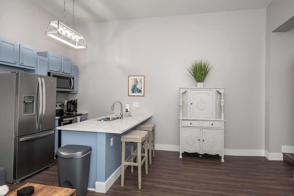 Heart of Mainstrasse Apt 2