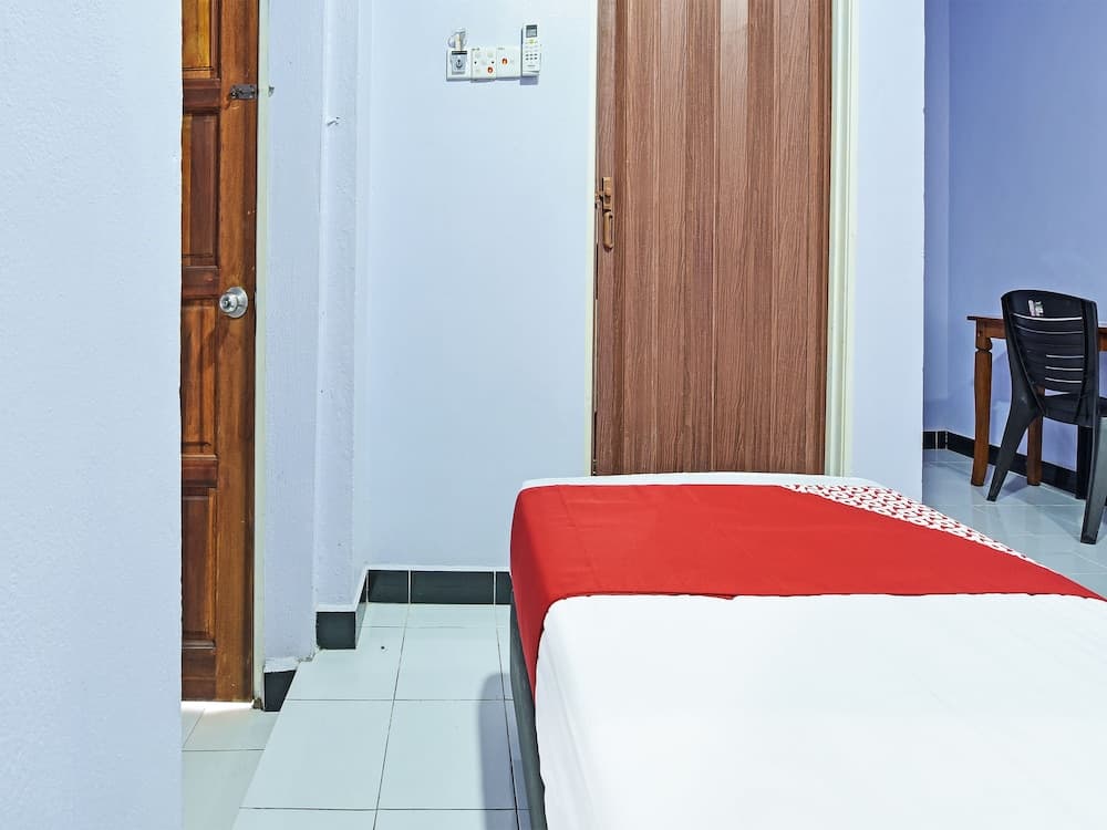 OYO 90660 Rayyans Roomstay