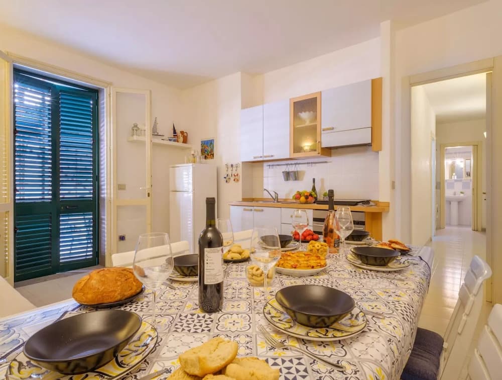 Villa With Climate, Wi-fi and Private Parking