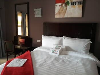 Bonjour Inn Guest House