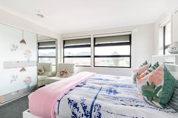 Head to great ocean  bowling point cook