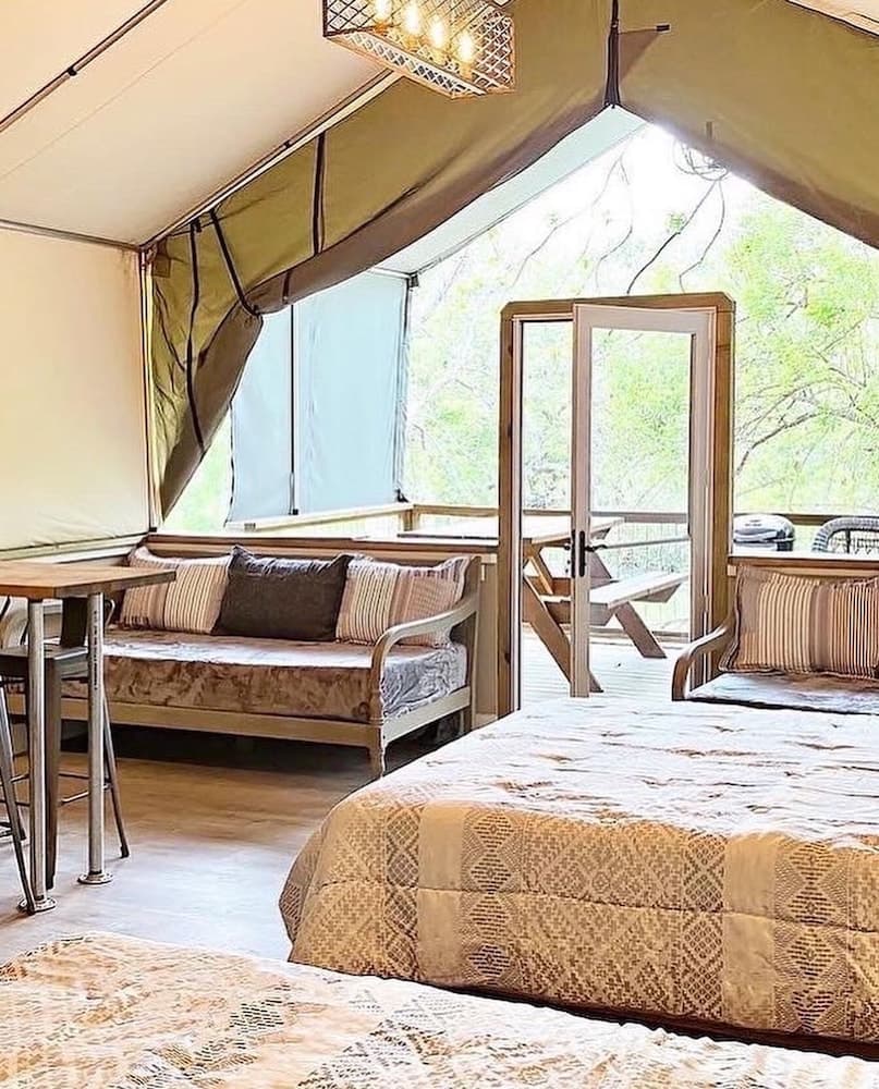 3 Son's Rio Cibolo - Birdhouse Cabin