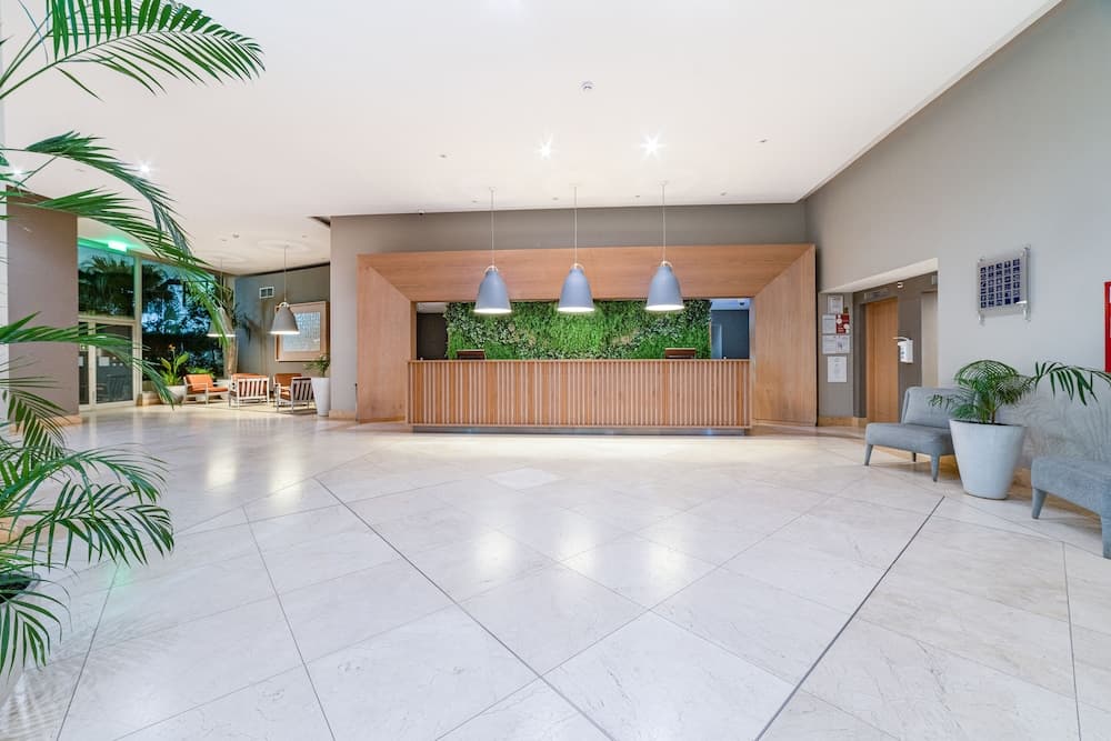 Yellow Praia Monte Gordo