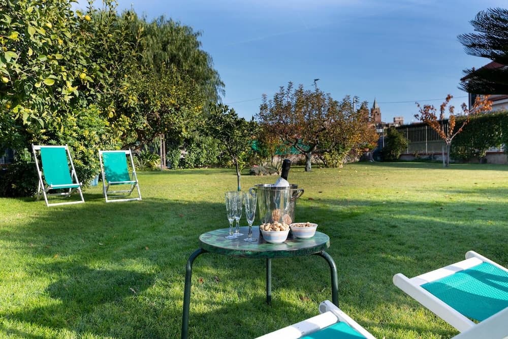 La Casetta Sull Albero 900m From the sea