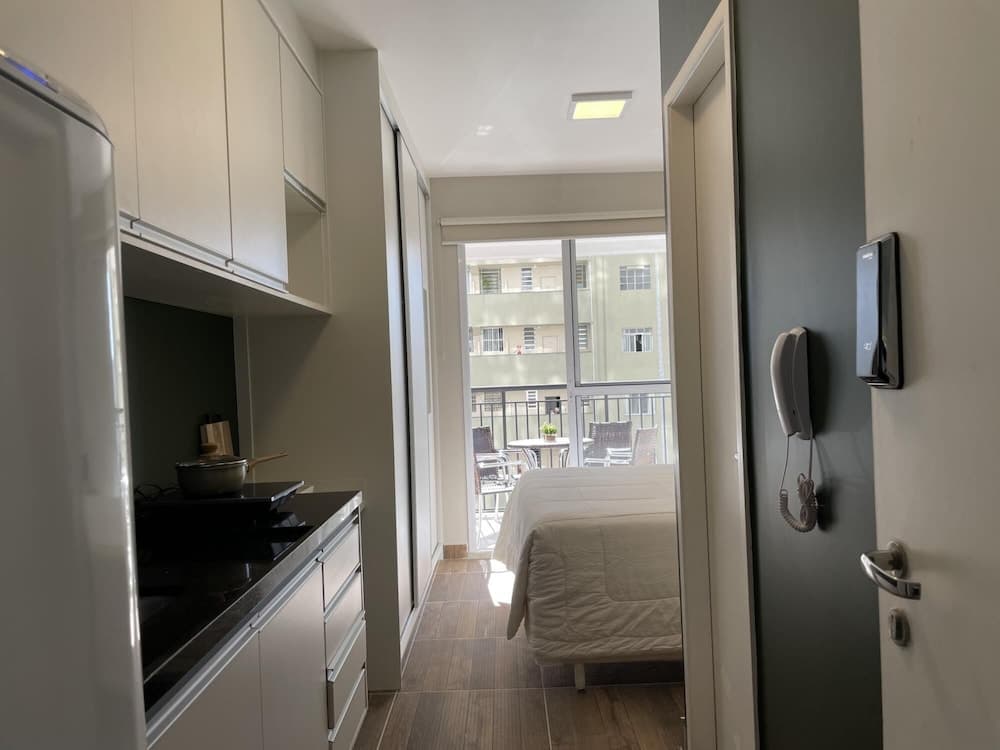 Ycp0613 - Studio in Front of the Park