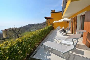 Red Apartment Marciaga