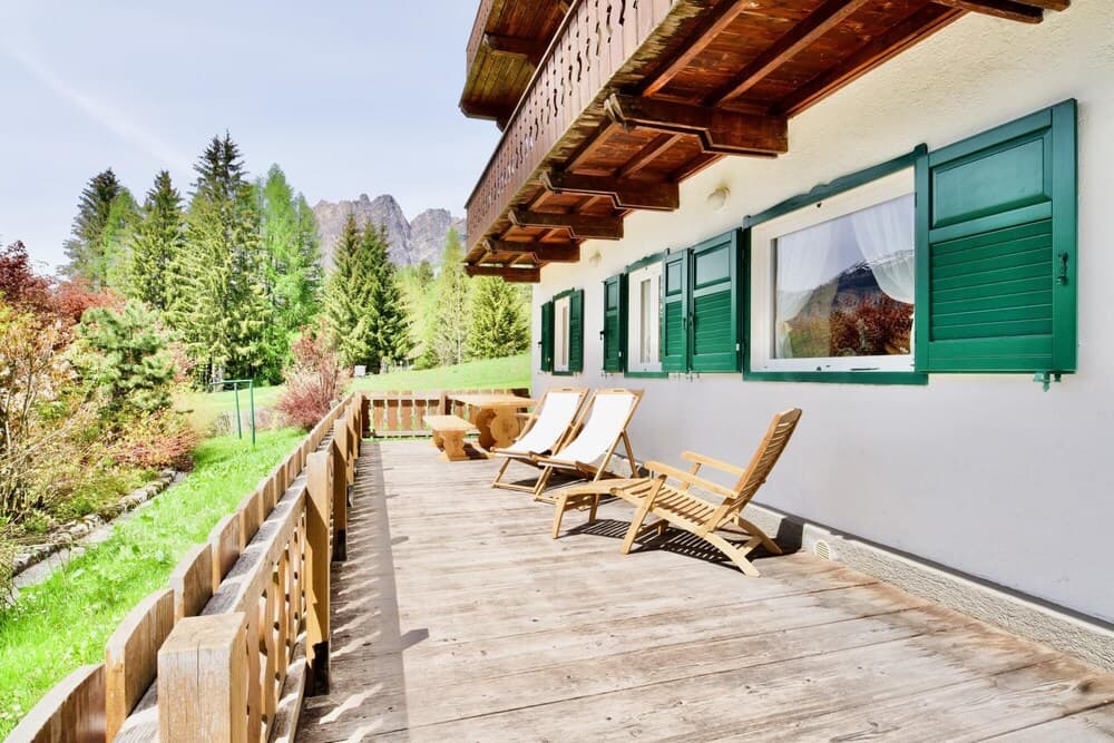 Brand new Beautiful 3 Bedroom few Steps From Centre