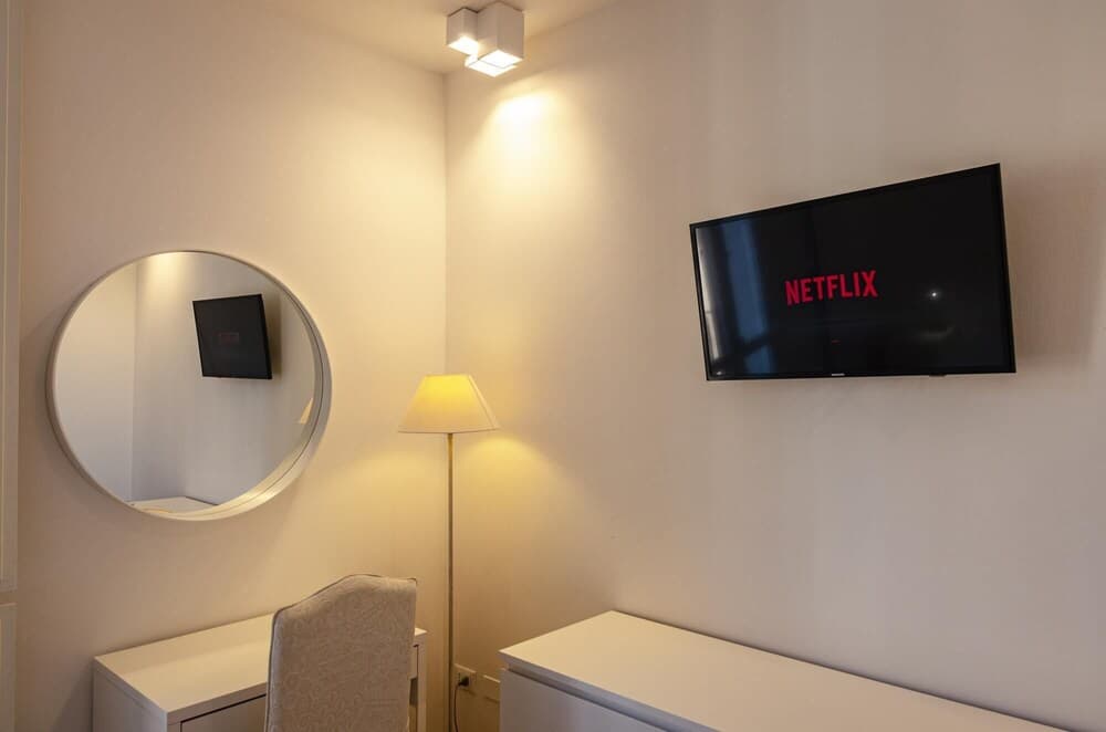 Brand new Suite With Balcony Via Albertoni