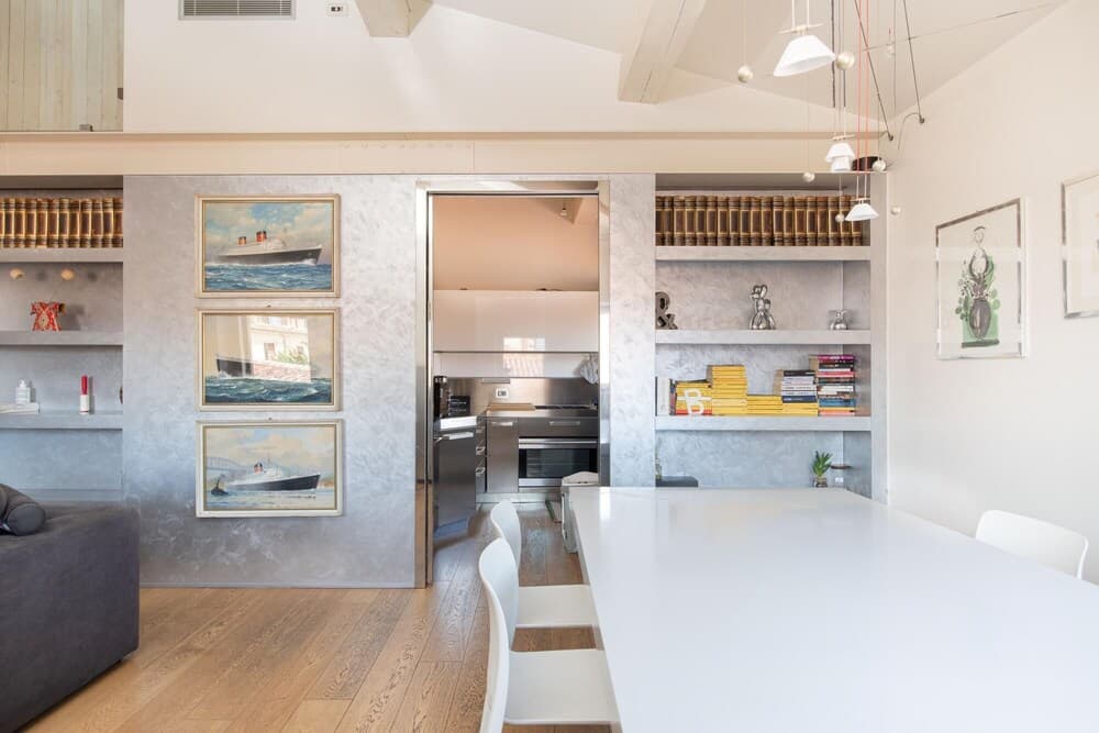 Stunning top Floor Flat in the Heart of Verona - With car Park