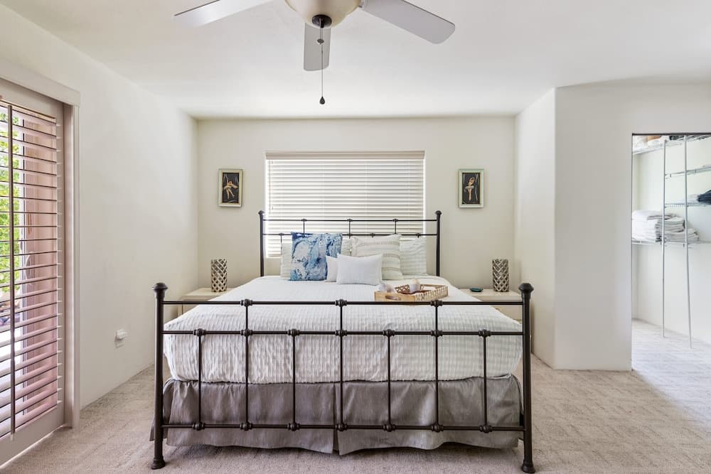 Starlit Desert Retreat