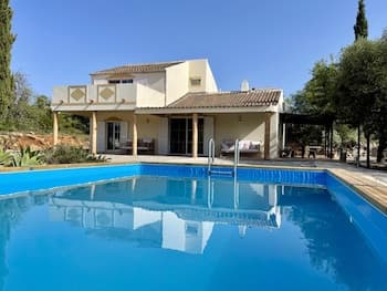 Casa Colinas Roxas in Quelfes