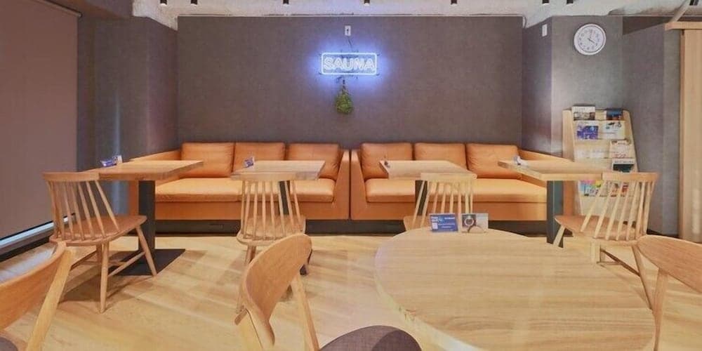 Rembrandt Cabin and Spa Shimbashi - Caters to Men