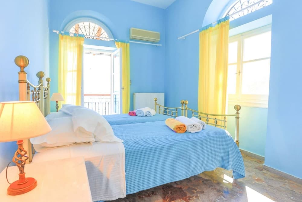 House On The Rocks in Nisaki