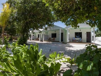 Clouds Beach Retreat Laamu