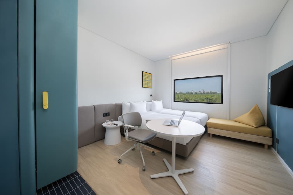 GO Hotel Bowin at Robinson Lifestyle