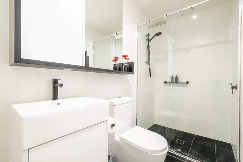 Modern 1 Bedroom Apartment in St Kilda