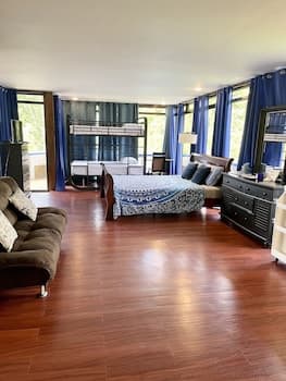 Captivating 1-bed House in Koror