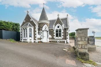 The Gate Lodge Modern Living in a Period Property