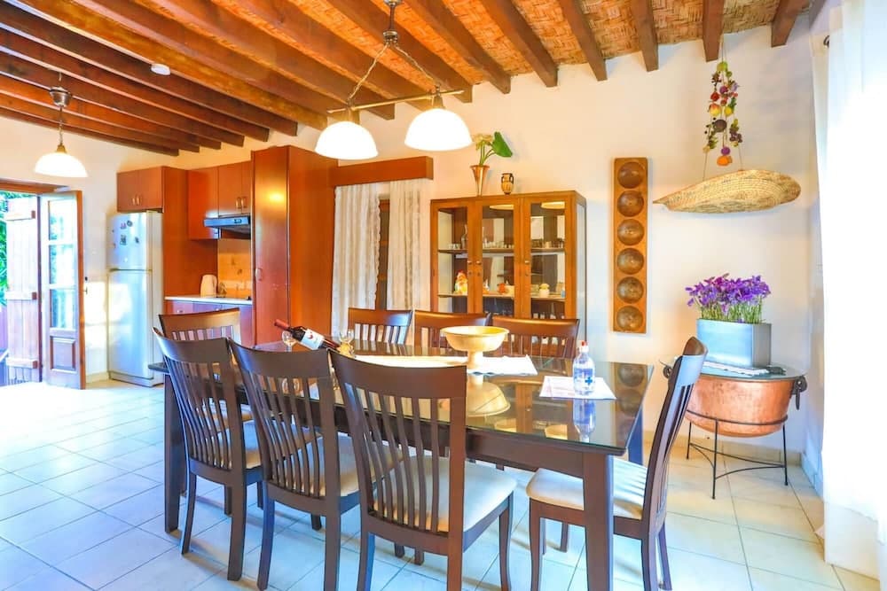 Droushia Corner House