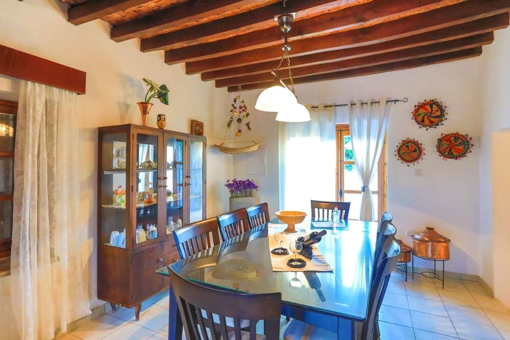 Droushia Corner House