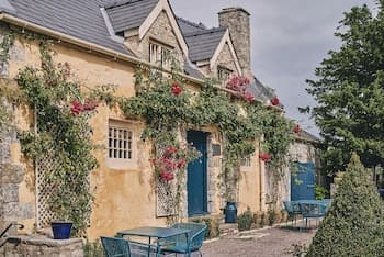 Alium Cottage Gileston Manor