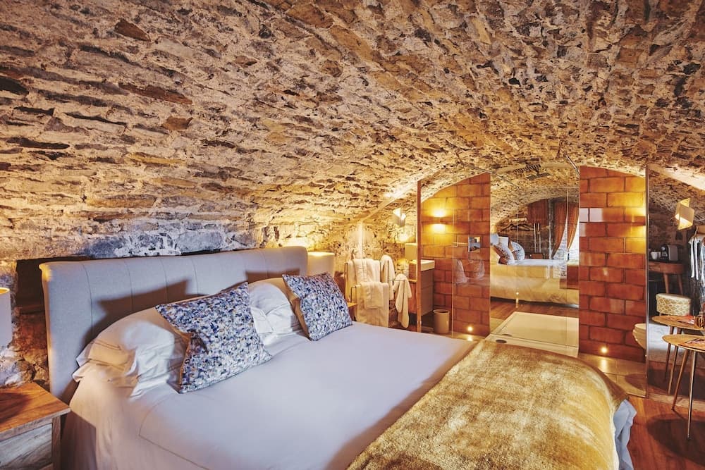 Alium Cottage Gileston Manor