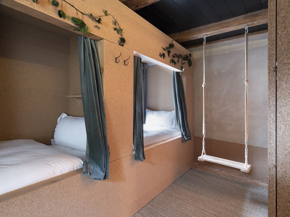 Peanut Medieval Lodge