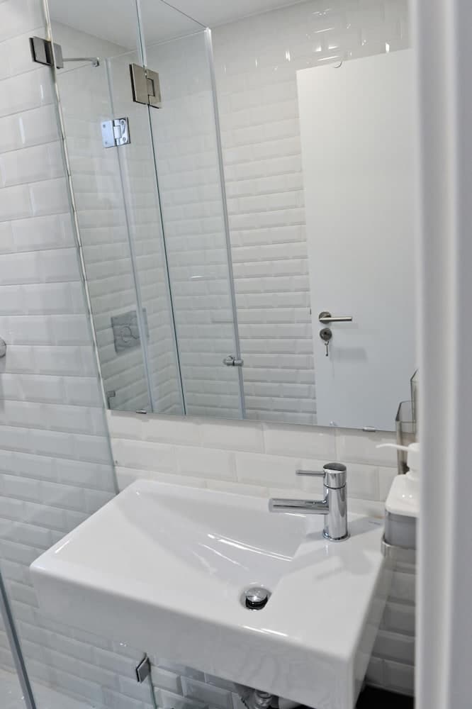 Margarita s Day in Lisbon - by Misha s Place 2C