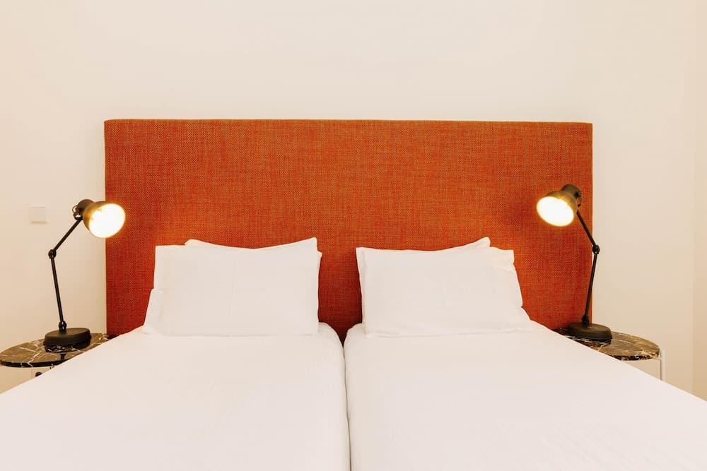 Lady Madonna in Lisboa Ciudad