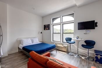 747 Lofts by RedAwning - River West, Third Floor Chicago