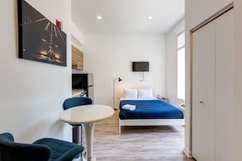 Ada Accessible! Handicap-friendly Features Make This Spot Accessible For All! - 747 Lofts Cabin 106 by RedAwning