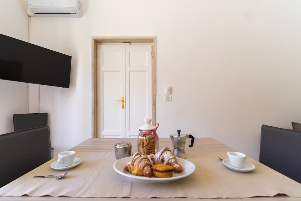 2804 Soleado Apartments - Mono Lorenz by Barbarhouse