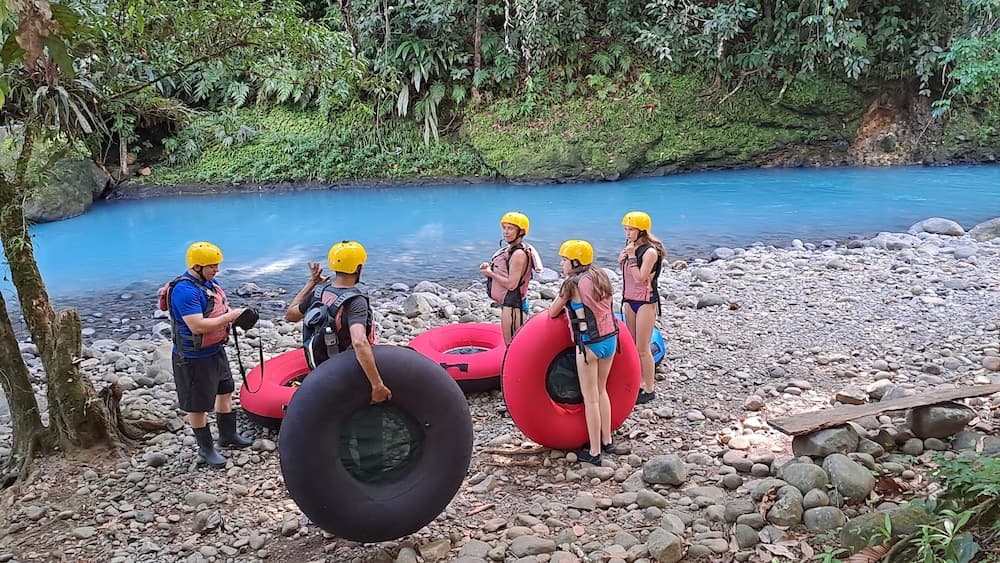 Hotel Rio Celeste to Know