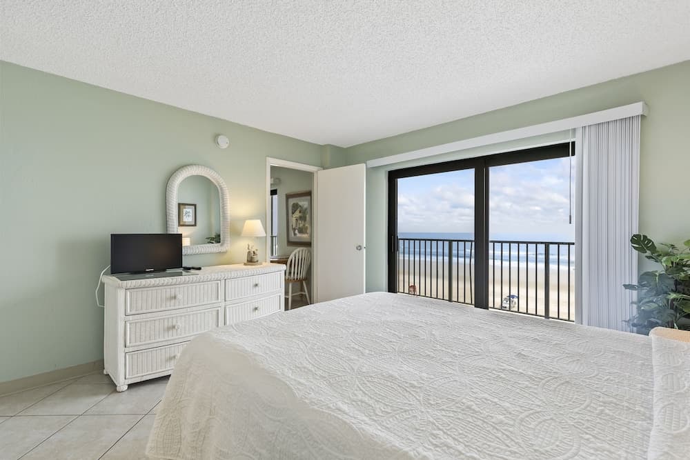 Tropical Suites at Sunglow Resort