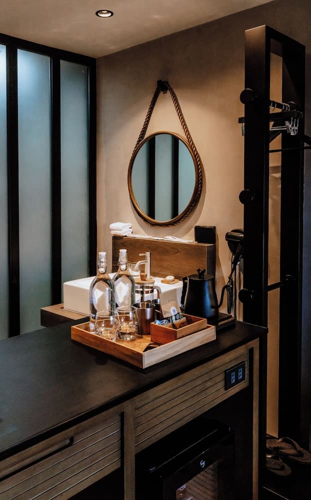 The Funny Lion El Nido