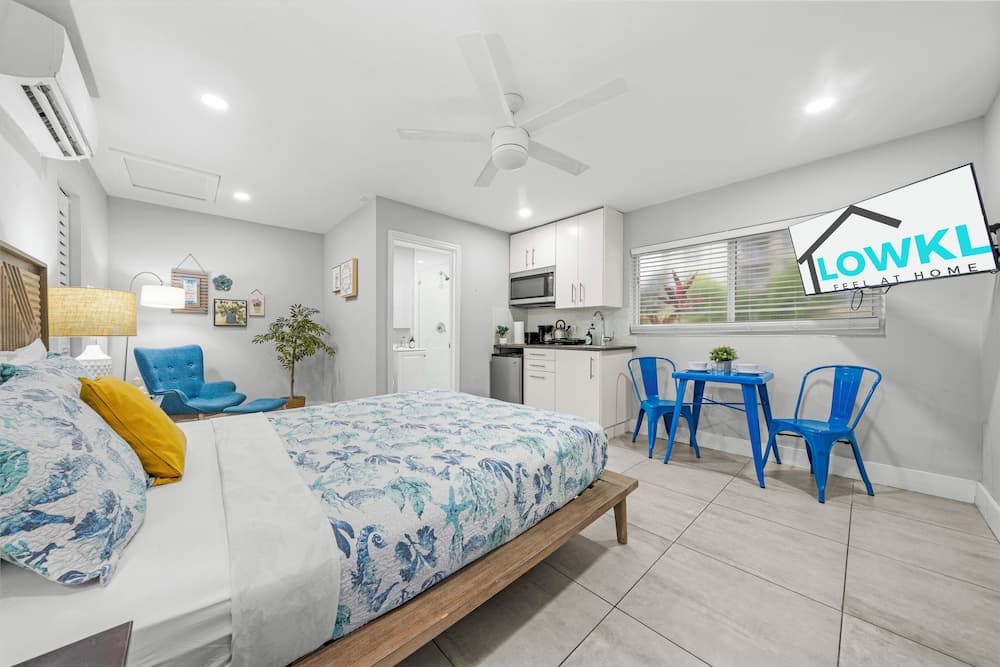 Casa Cordova by Lowkl