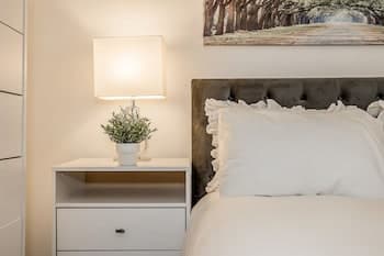 Slope-side Studio Bliss Ski-inski-out, Renovated At Blue, Hot Tub, Fast Wi-fi