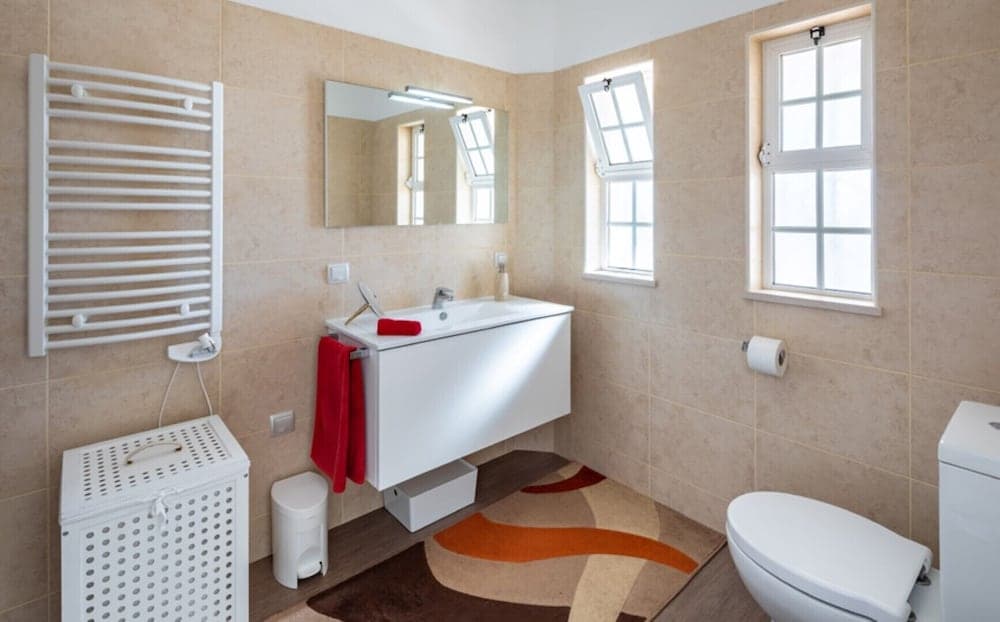 Beautiful 3-bed Villa in Faro Spool & Seaview