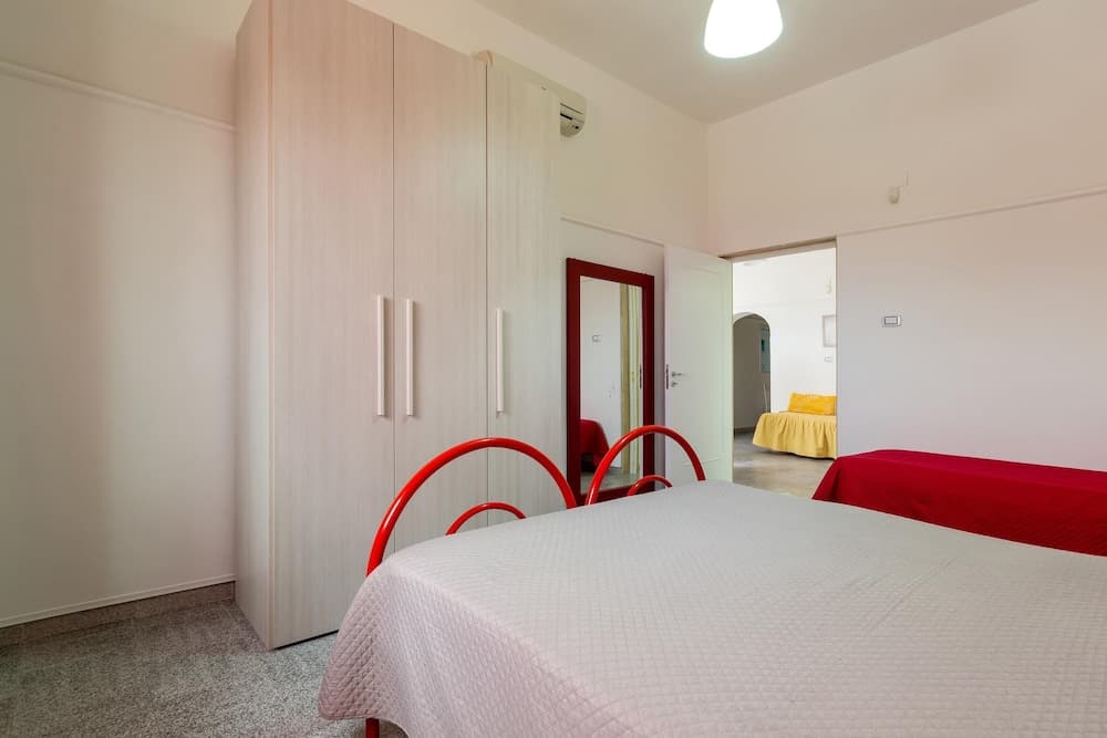 2744 Villetta Irene by Barbarhouse