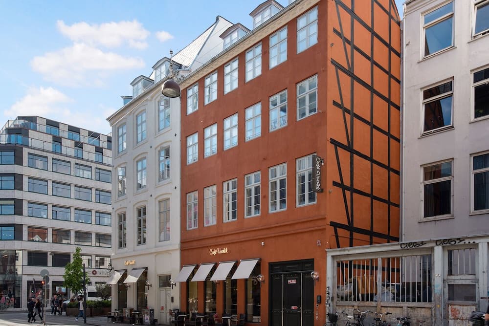 Sanders Regent - Lovely 2-bdr Apt w Terrace