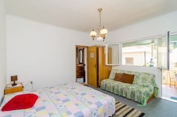 Apartments Villa Molunat 1