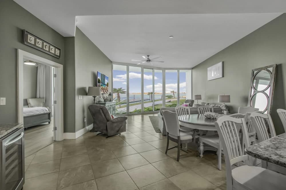 Sensational Water View Condo With Pools and Marina