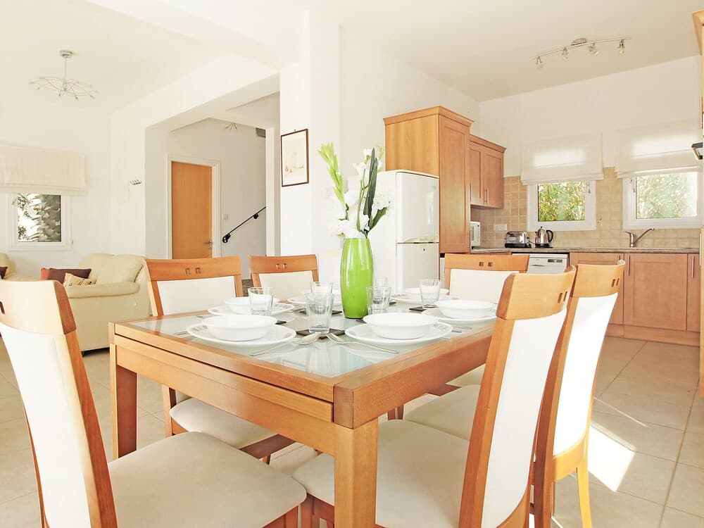 ivy Paralimni in Paralimni