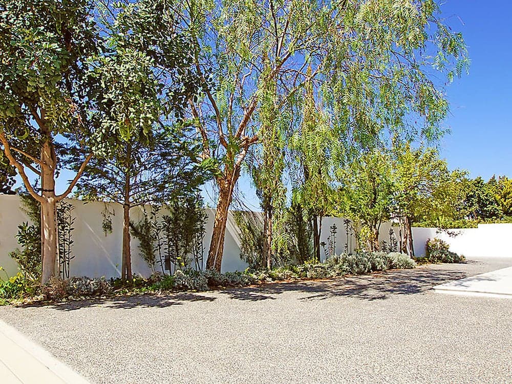 Indigo Pernera in Pernera