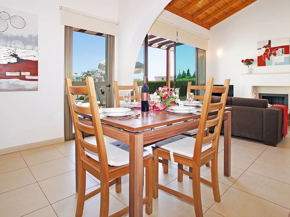 Louisa Sotira in Sotira