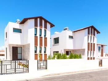 Dina Paralimni in Paralimni