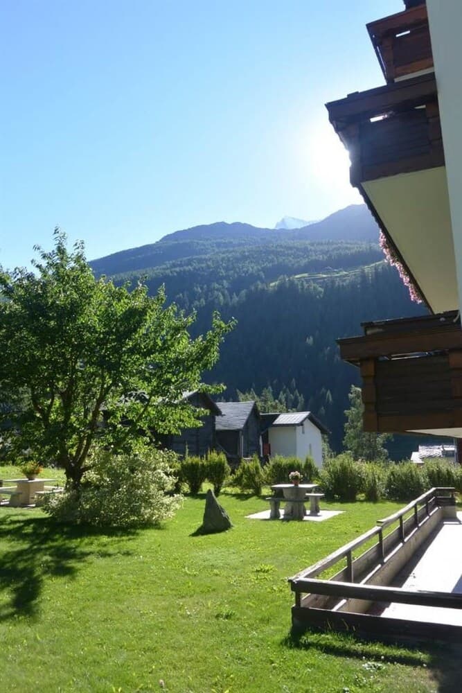 Romantica Saas-grund