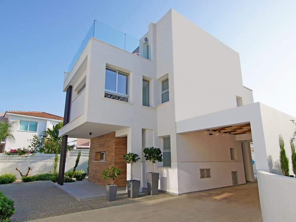 Lily Paralimni in Paralimni